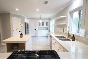 7827 Zilonis Ct, Jersey Village, TX 77040 - Photo 5