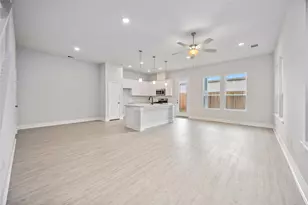 3008 La Rambla Dr, Houston, TX 77047 - Photo 5