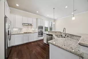 2822 King's Retreat Cir, Kingwood, TX 77345 - Photo 3