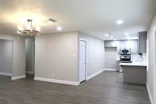 411 Cole St, Webster, TX 77598 - Photo 3