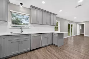 411 Cole St, Webster, TX 77598 - Photo 9