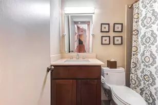 2327 Briar Branch Dr, Houston, TX 77042 - Photo 31