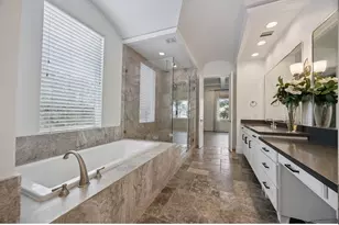 1208 Welch St, Houston, TX 77006 - Photo 5