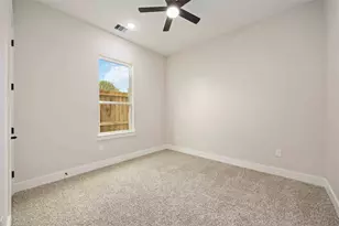 8303 Venus St, Houston, TX 77088 - Photo 17