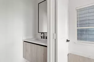 107 Tolima Dove St, Houston, TX 77018 - Photo 9
