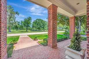 2203 Pineloch Dr, Houston, TX 77062 - Photo 3
