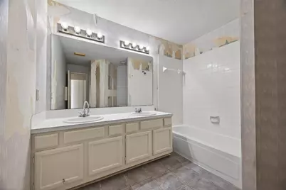 6810 Knoll Park Drive, Sugar Land, TX 77479 - Photo 27