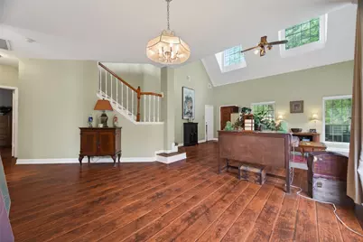6810 Knoll Park Drive, Sugar Land, TX 77479 - Photo 7