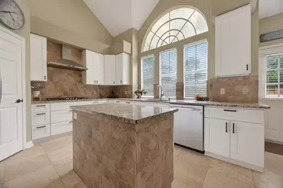 6810 Knoll Park Drive, Sugar Land, TX 77479 - Photo 9