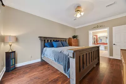 6810 Knoll Park Drive, Sugar Land, TX 77479 - Photo 17
