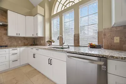 6810 Knoll Park Drive, Sugar Land, TX 77479 - Photo 13