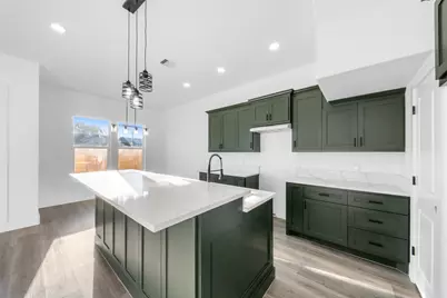 1310 Duff Lane, Houston, TX 77022 - Photo 11