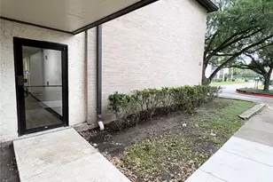3015 Walnut Bend Ln, Houston, TX 77042 - Photo 13