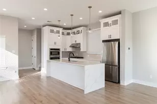 410 E 41st St, Houston, TX 77022 - Photo 9