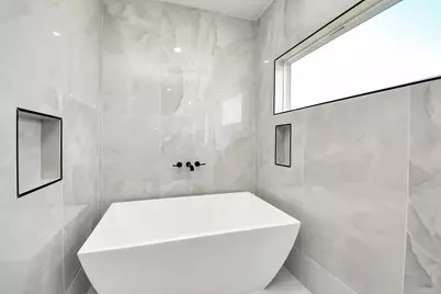 410 E 41st Street, Houston, TX 77022 - Photo 35