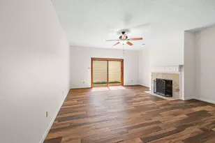 1021 Fountain View Dr, Houston, TX 77057 - Photo 11
