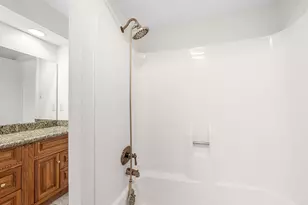 1021 Fountain View Dr, Houston, TX 77057 - Photo 19