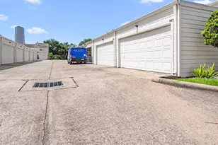 1021 Fountain View Dr, Houston, TX 77057 - Photo 21
