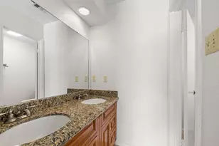 1021 Fountain View Dr, Houston, TX 77057 - Photo 15