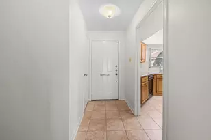 1021 Fountain View Dr, Houston, TX 77057 - Photo 3