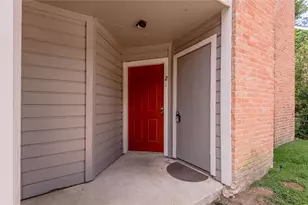 2401 Sycamore Ave, Huntsville, TX 77340 - Photo 5
