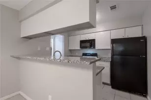 2401 Sycamore Ave, Huntsville, TX 77340 - Photo 11