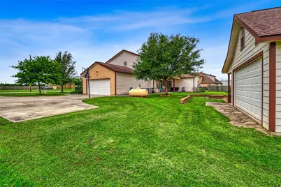 3026 Dees Circle, Sealy, TX 77474 - Photo 35