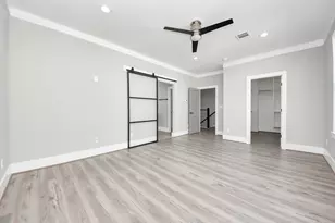 604 W 28th St, Houston, TX 77008 - Photo 5