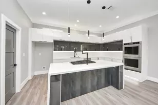 604 W 28th St, Houston, TX 77008 - Photo 9