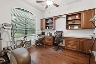 11605 Princess Margaret Ct, Montgomery, TX 77316 - Photo 9