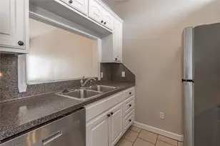 1616 Avenue N, Huntsville, TX 77340 - Photo 9