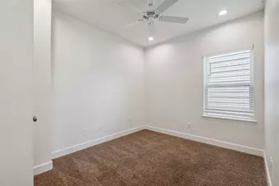 5402 Jonathan Lane, Houston, TX 77011 - Photo 15