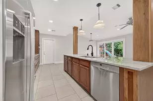 11126 Cedarhurst Dr, Houston, TX 77096 - Photo 11