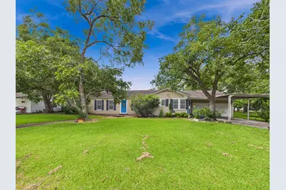 305 W Converse Street, Weimar, TX 78962 - Photo 1