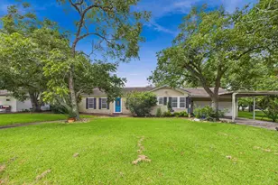 305 W Converse St, Weimar, TX 78962 - Photo 1