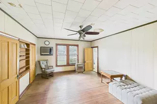 305 W Converse St, Weimar, TX 78962 - Photo 23