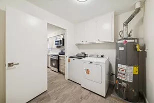 2000 Nantucket Dr, Houston, TX 77057 - Photo 7