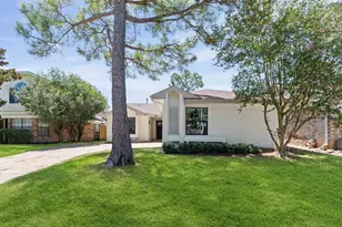 12823 Ashford Hills Dr Dr, Houston, TX 77077 - Photo 1