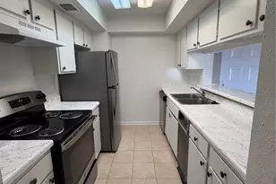 2816 S Bartell Dr, Houston, TX 77054 - Photo 3