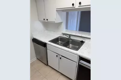 2816 S Bartell Drive, Houston, TX 77054 - Photo 9