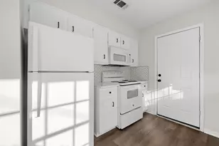 1000 Laredo Ct, College Station, TX 77845 - Photo 13