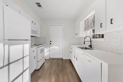 1000 Laredo Court, College Station, TX 77845 - Photo 11