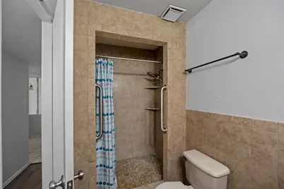 10122 Green Valley Lane, Houston, TX 77064 - Photo 17