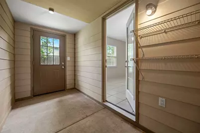 10122 Green Valley Lane, Houston, TX 77064 - Photo 9