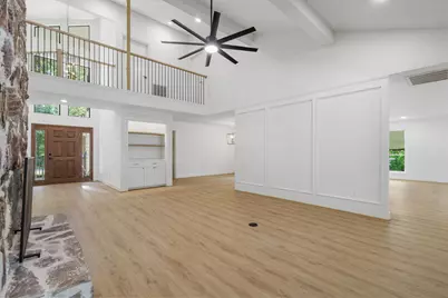 2 Crescent Falls Court, The Woodlands, TX 77381 - Photo 3