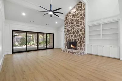 2 Crescent Falls Court, The Woodlands, TX 77381 - Photo 5