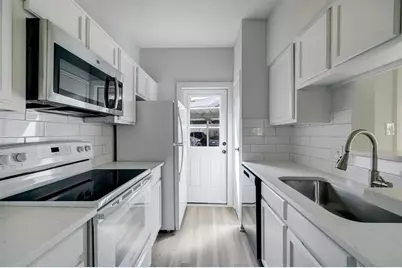 7575 Cambridge Street #2101, Houston, TX 77054 - Photo 9