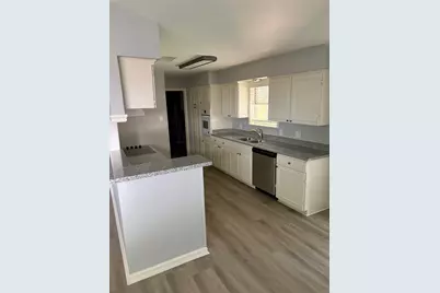 1402 Bellaire Boulevard, Alvin, TX 77511 - Photo 3