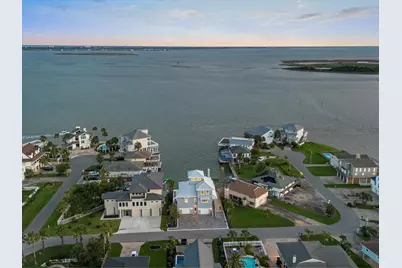 1311 Oahu Drive, Tiki Island, TX 77554 - Photo 3