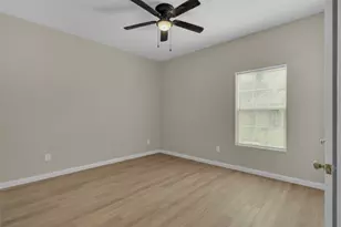 101 E James St, Baytown, TX 77520 - Photo 7